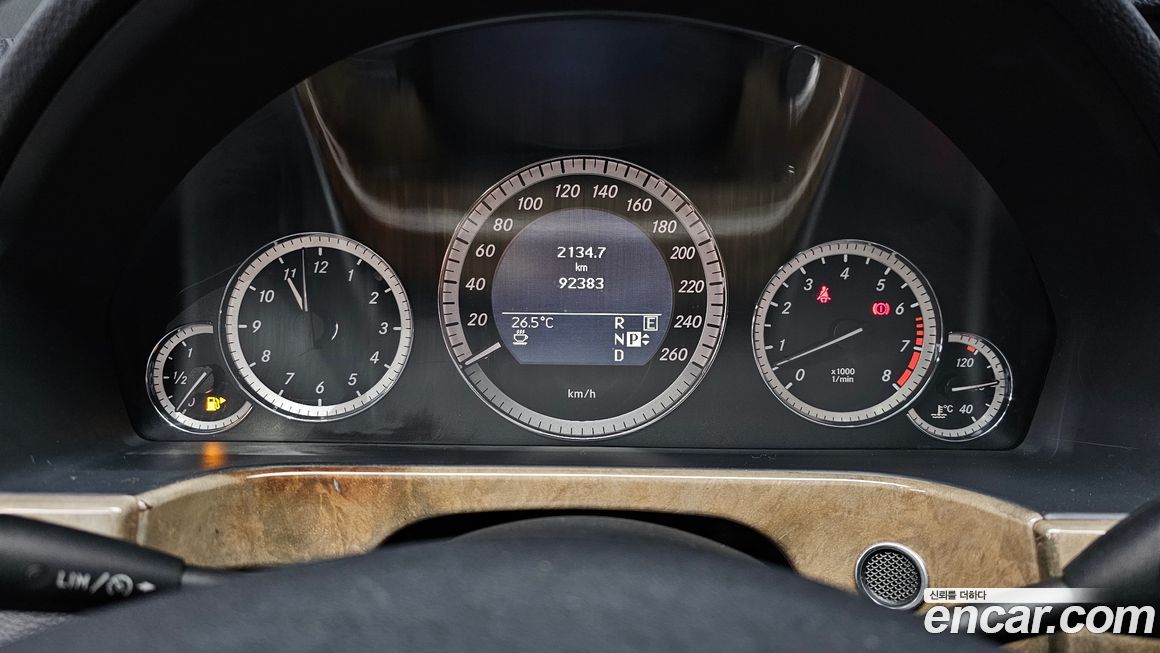 Mercedes-Benz E-Class 2011