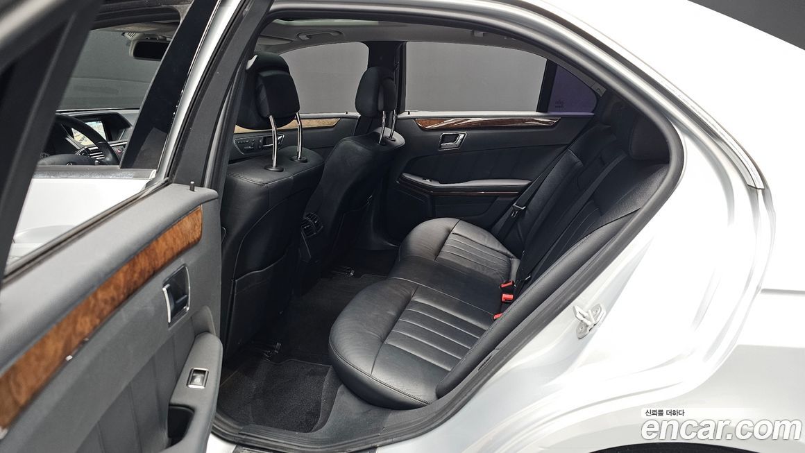 Mercedes-Benz E-Class 2011