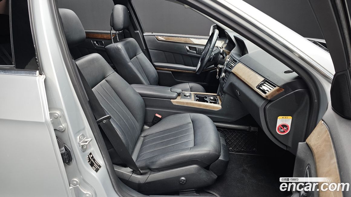 Mercedes-Benz E-Class 2011