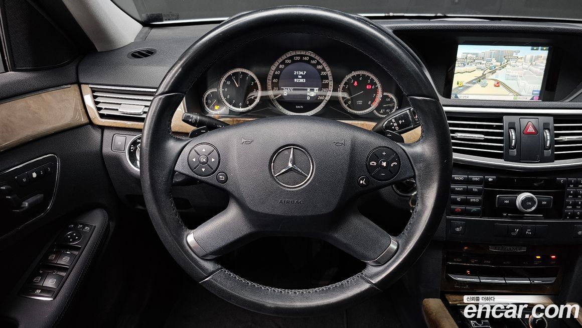 Mercedes-Benz E-Class 2011