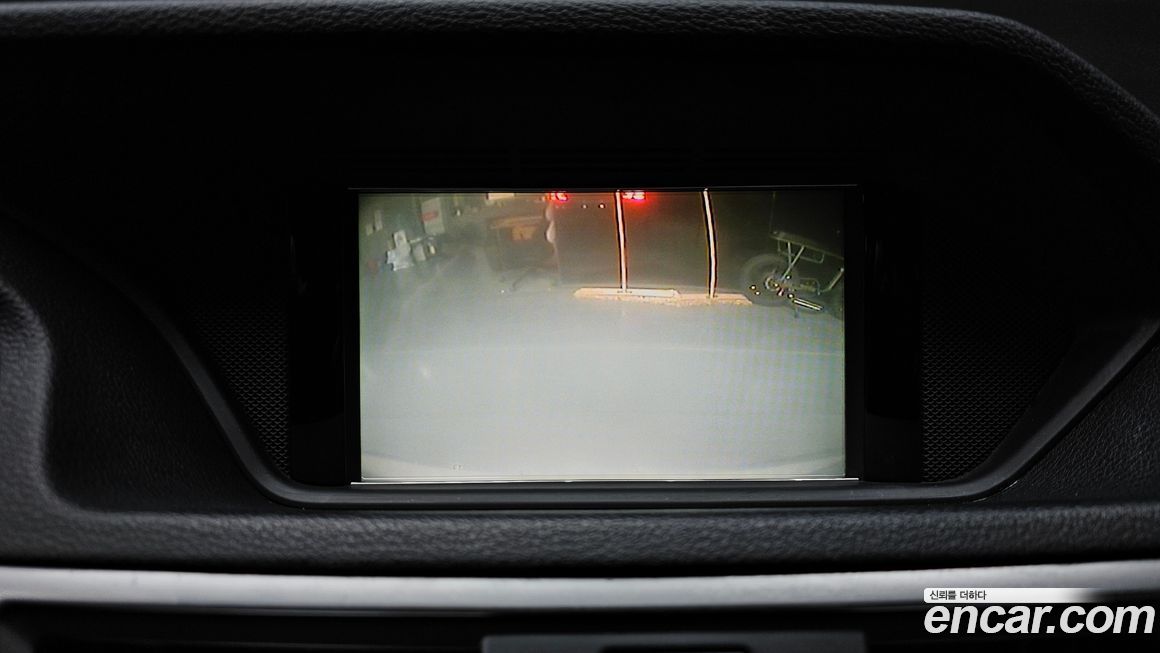 Mercedes-Benz E-Class 2011