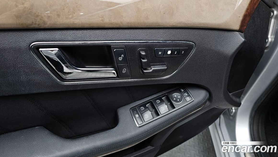 Mercedes-Benz E-Class 2011