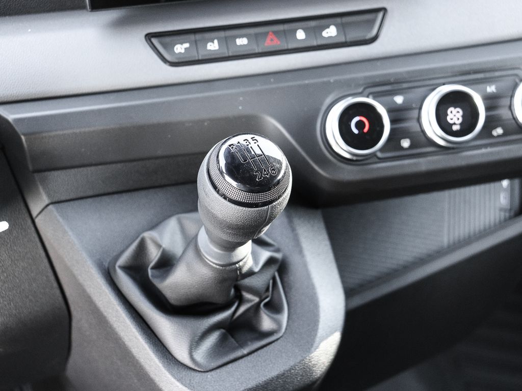 Nissan Interstar 2025