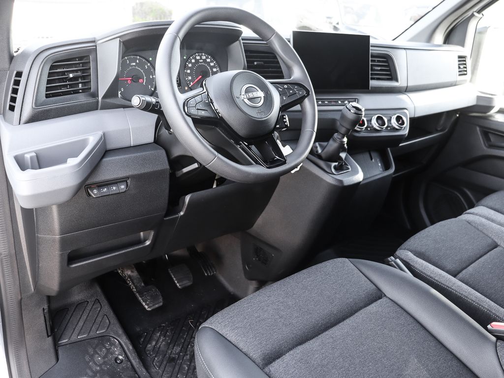 Nissan Interstar 2025