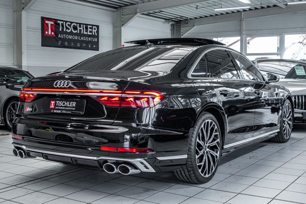 Audi S8 2024