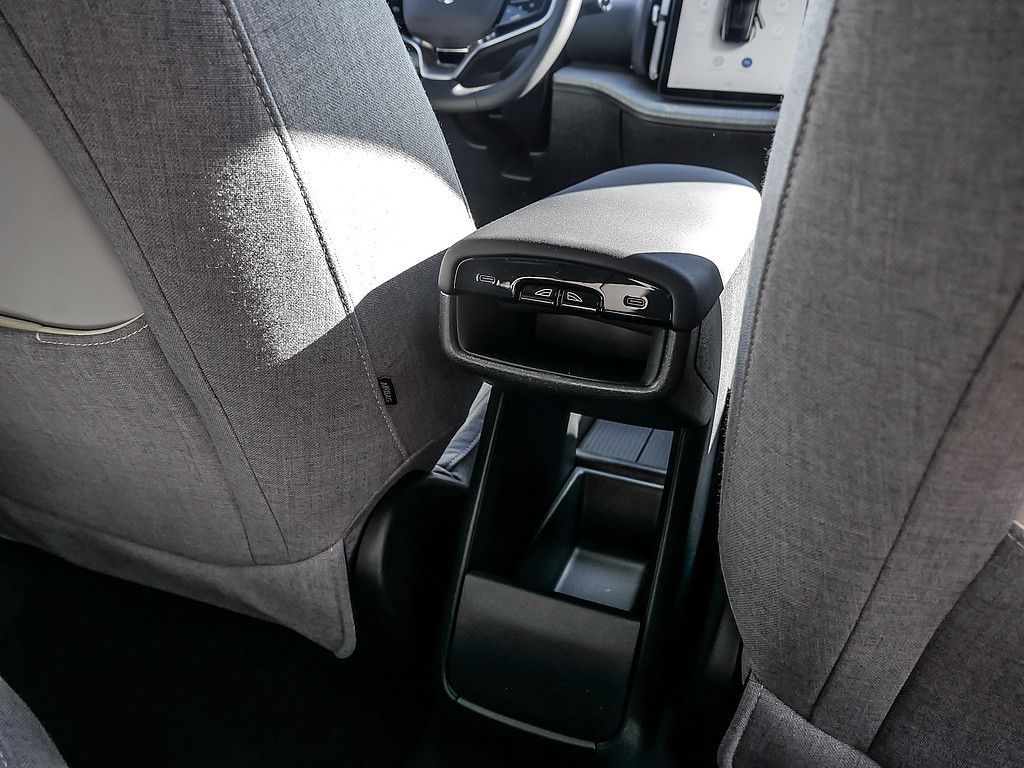 Volvo EX30 2025