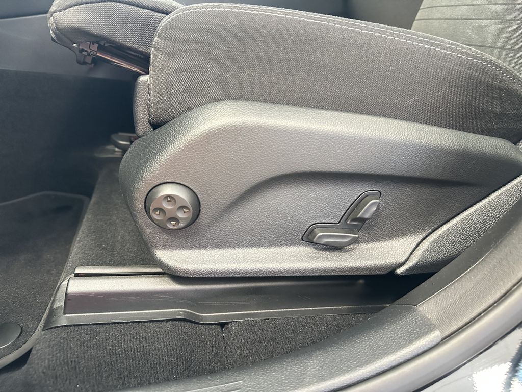 Mercedes-Benz EQC 2021