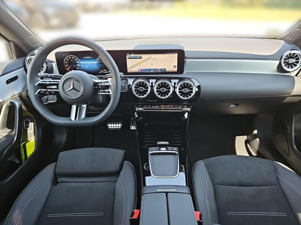 Mercedes-Benz A 250 2025