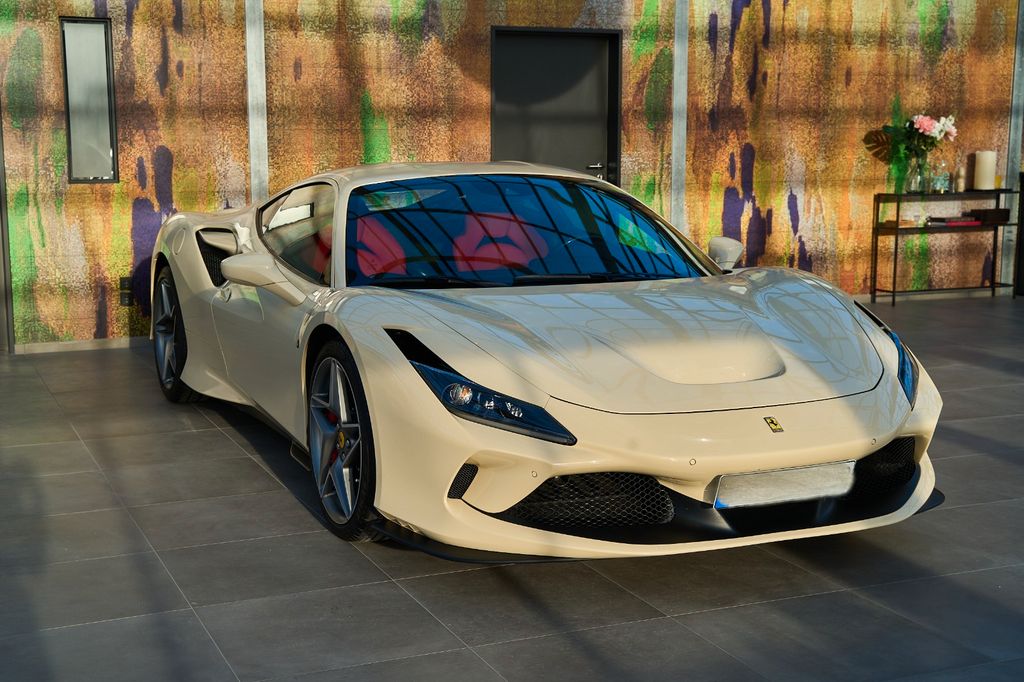Ferrari F8 2021