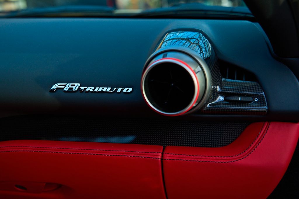 Ferrari F8 2021