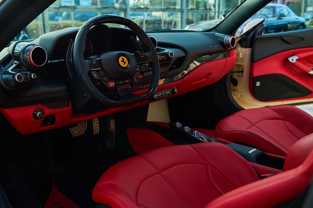Ferrari F8 2021