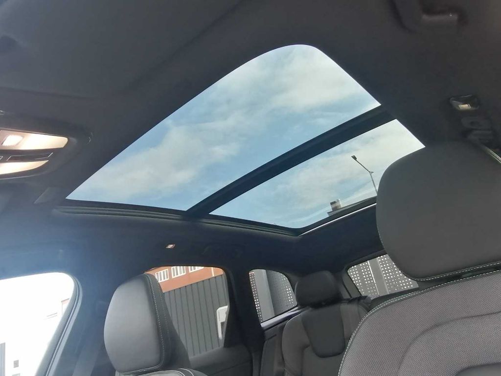 Volvo XC60 2025