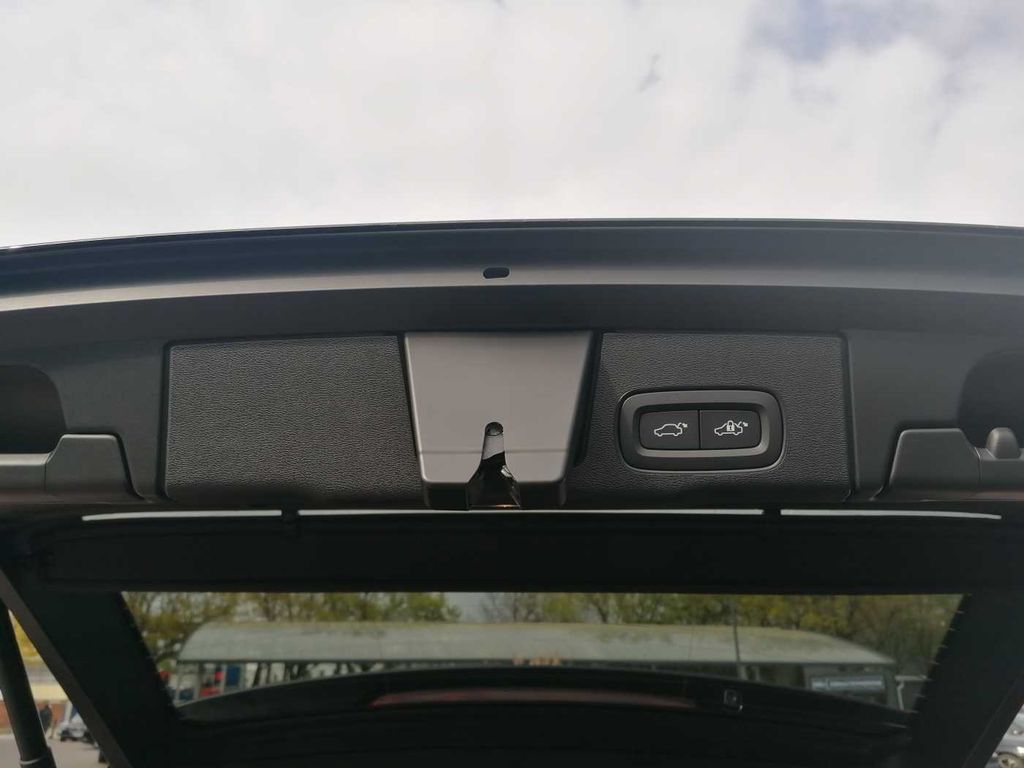 Volvo XC60 2025