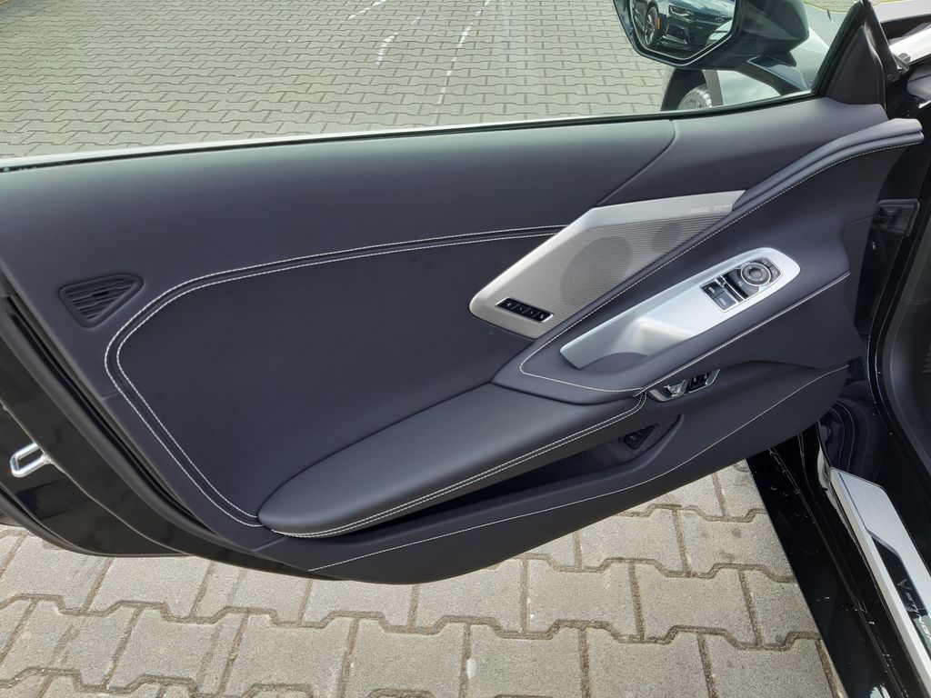 Corvette C8 2025