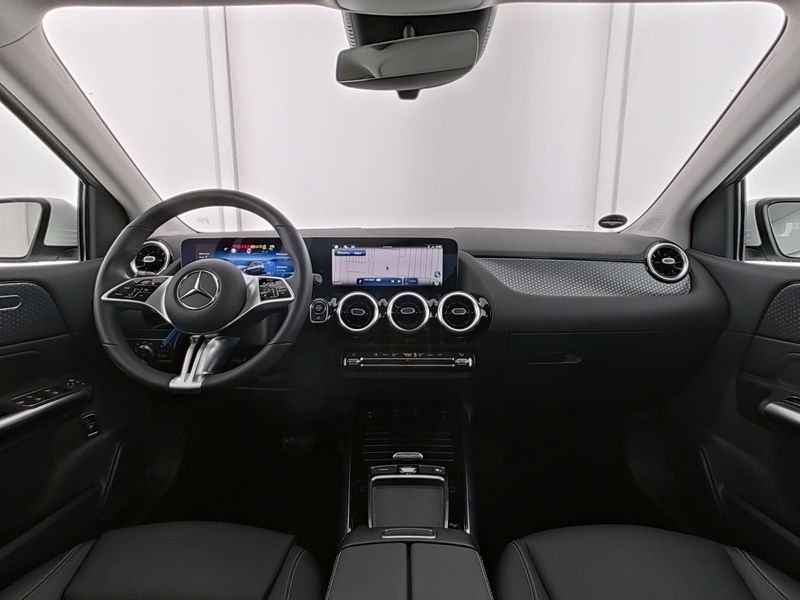 Mercedes-Benz B 180 2024