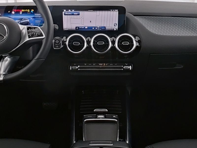 Mercedes-Benz B 180 2024