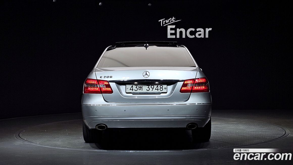 Mercedes-Benz E-Class 2012