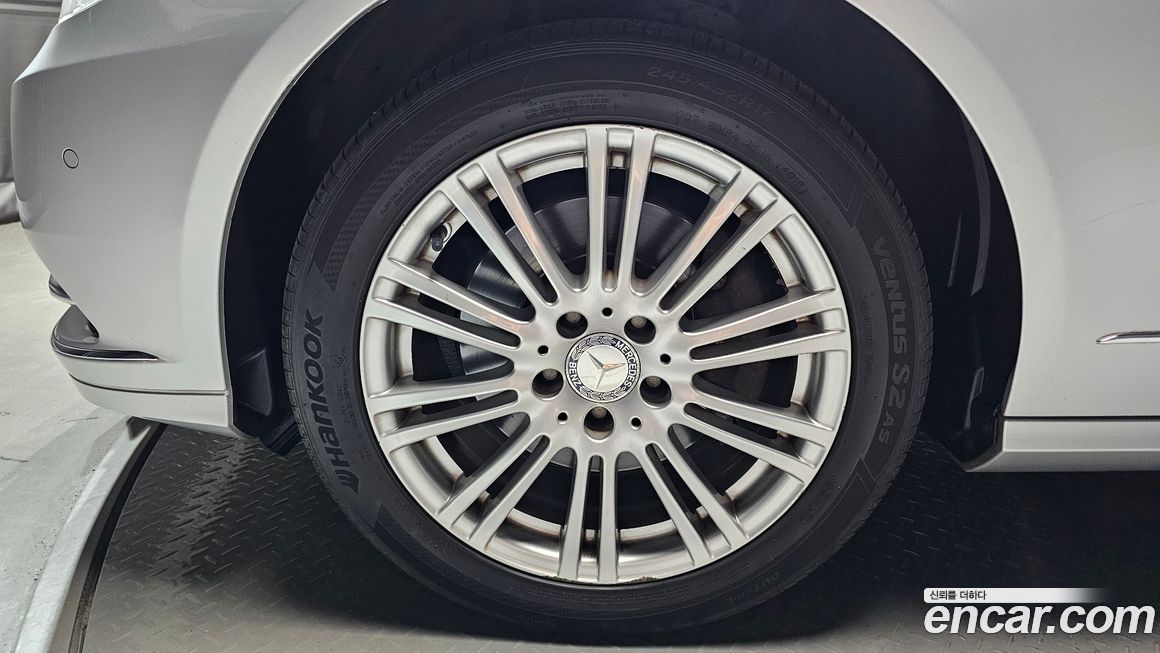 Mercedes-Benz E-Class 2012