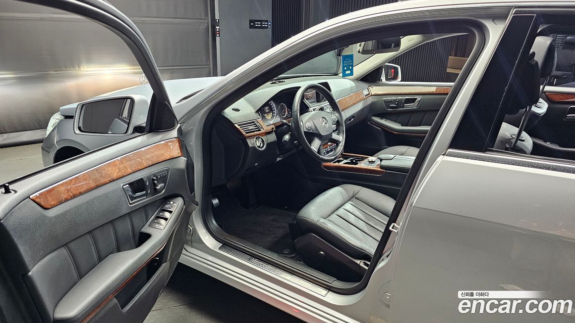 Mercedes-Benz E-Class 2012