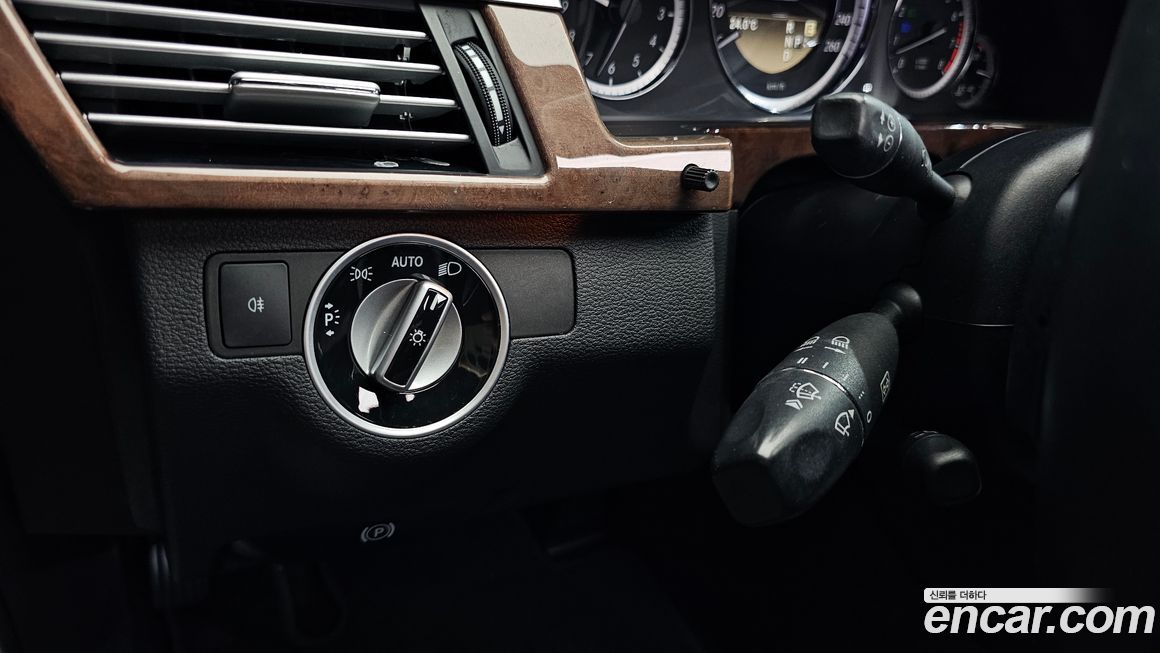 Mercedes-Benz E-Class 2012