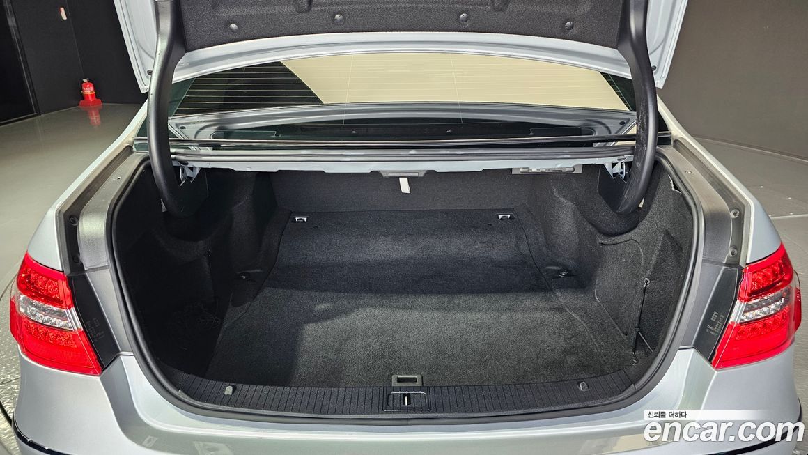 Mercedes-Benz E-Class 2012