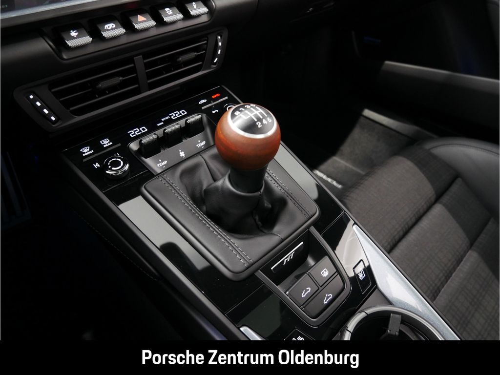 Porsche 992 2025