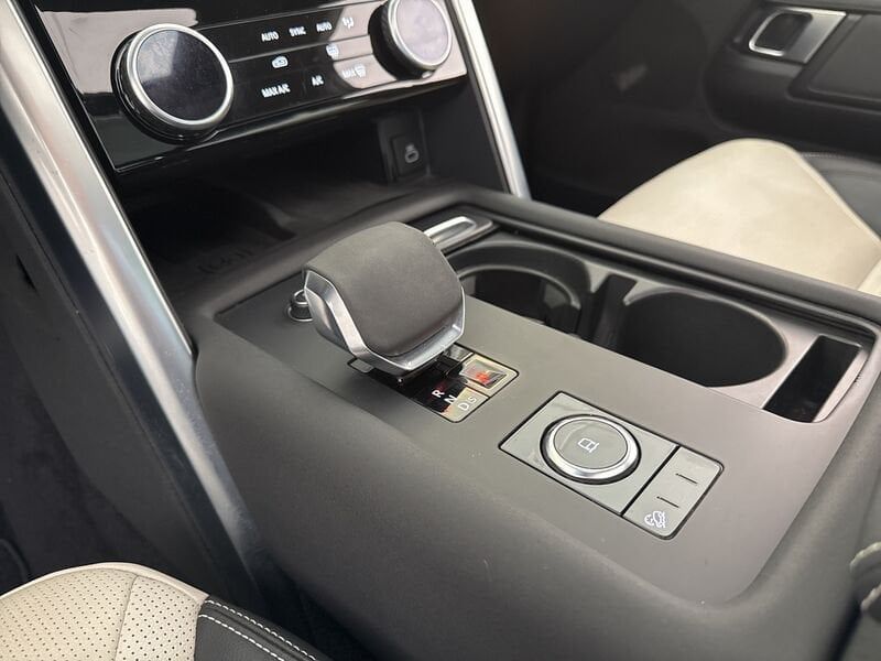 Land Rover Discovery 2021