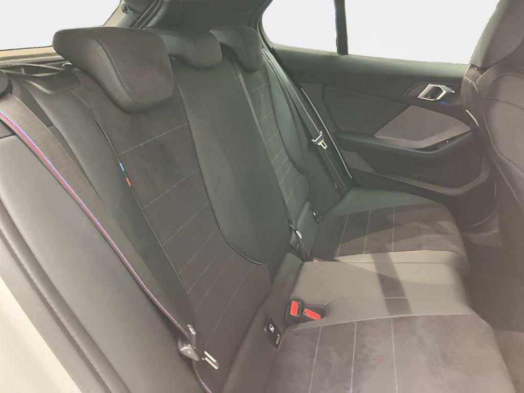 BMW 120 2024