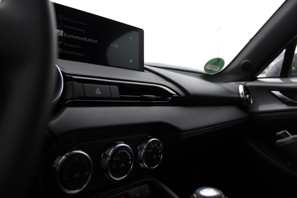 Mazda MX-5 2025