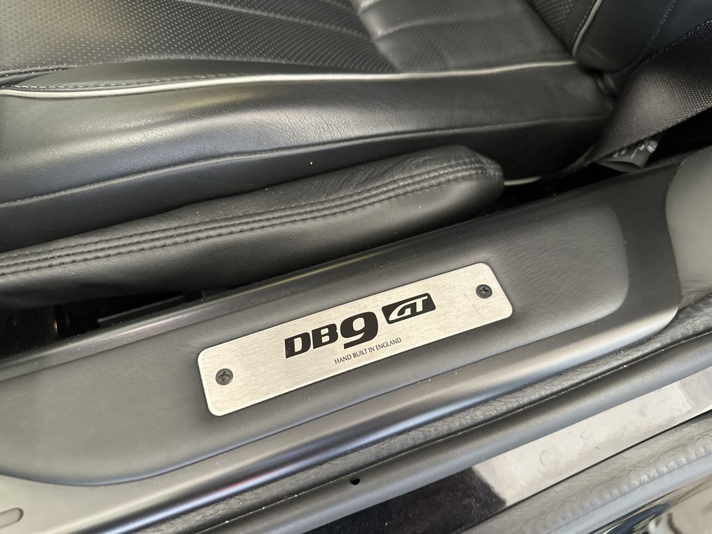 Aston Martin DB9 2016