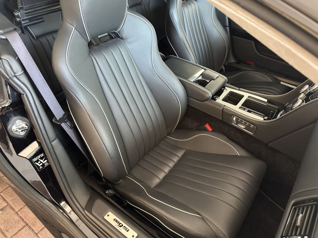 Aston Martin DB9 2016