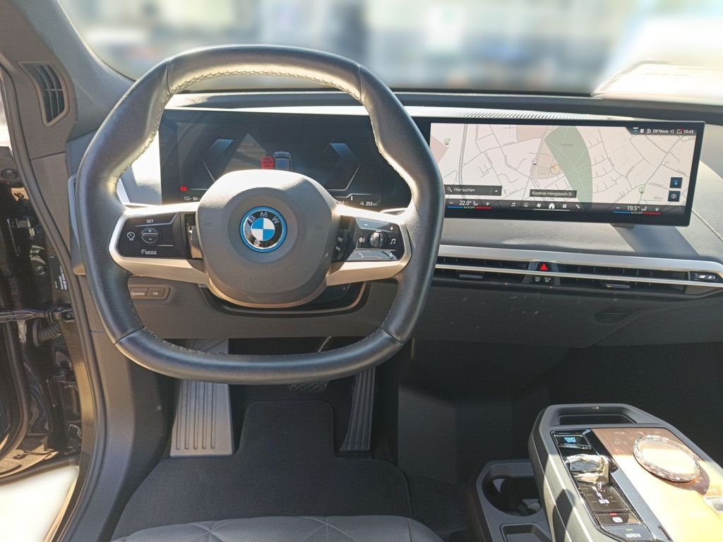 BMW iX 2023