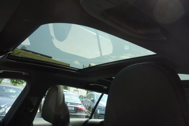 Mercedes-Benz C 300 2024