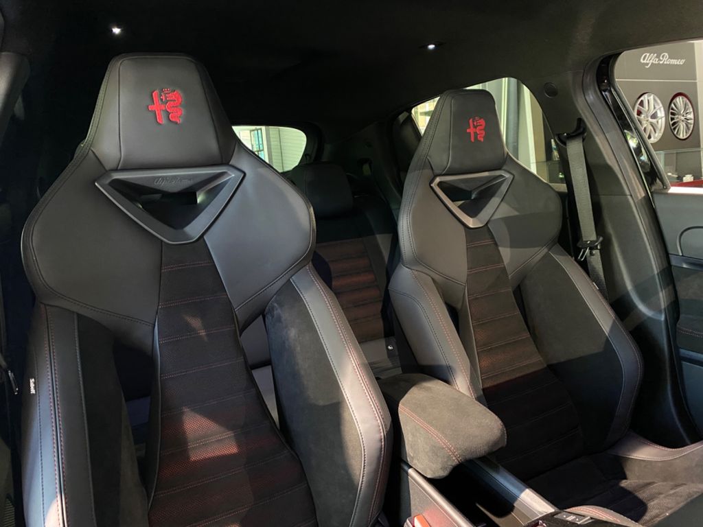 Alfa Romeo Junior 2025