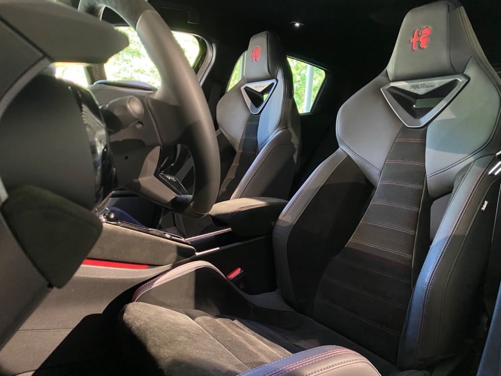 Alfa Romeo Junior 2025