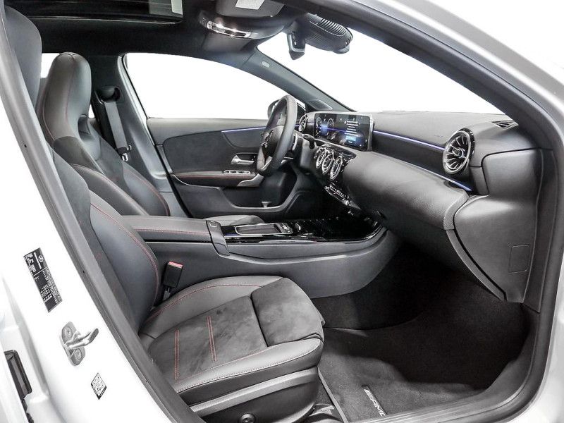 Mercedes-Benz A 200 2025