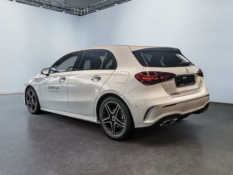 Mercedes-Benz A 200 2025
