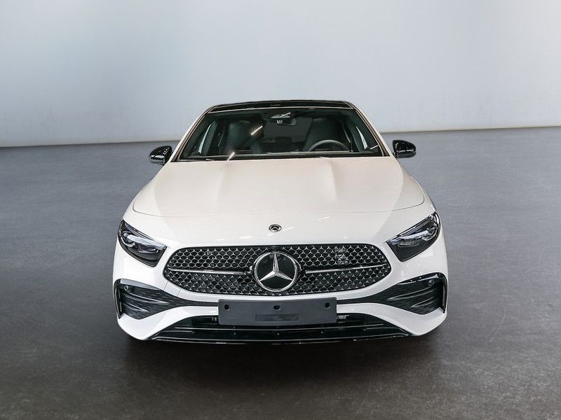 Mercedes-Benz A 200 2025