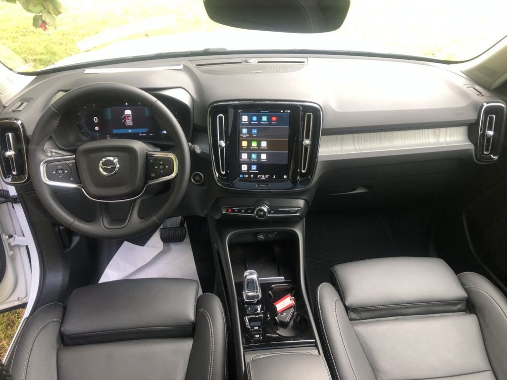 Volvo XC40 2024