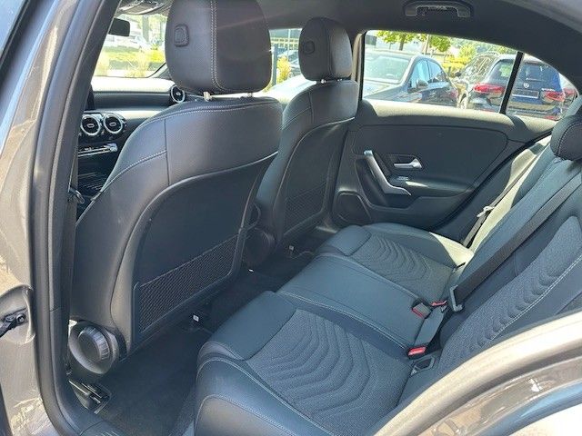 Mercedes-Benz A 180 2024