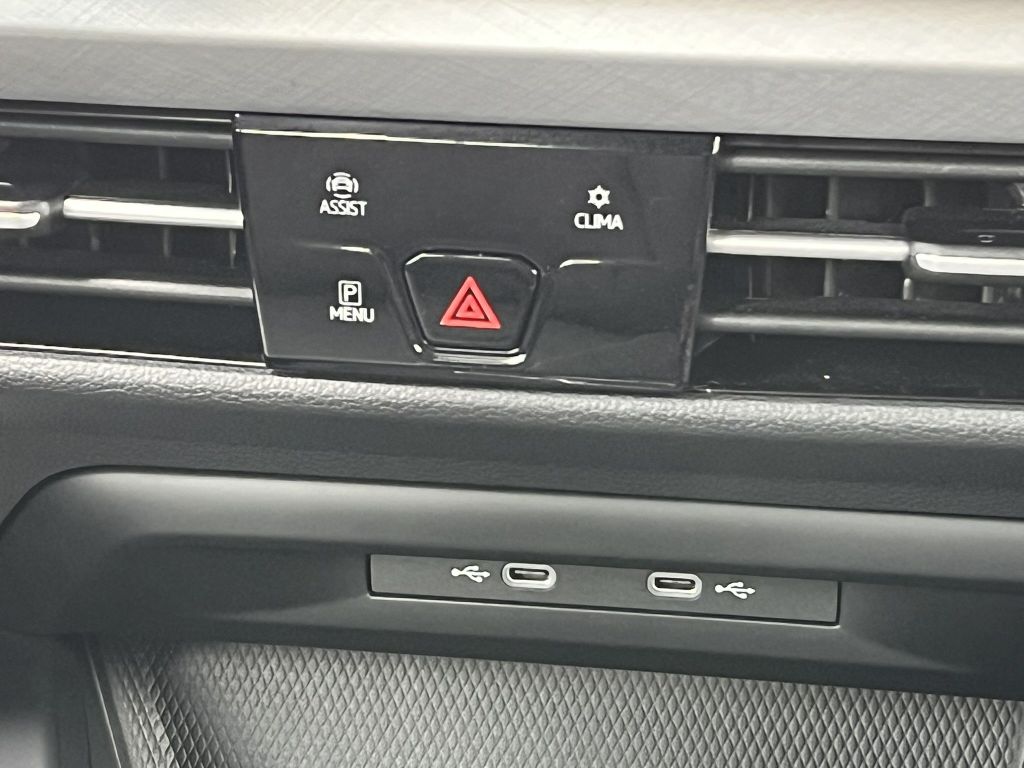 Volkswagen Golf 2024