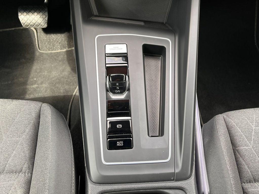 Volkswagen Golf 2024