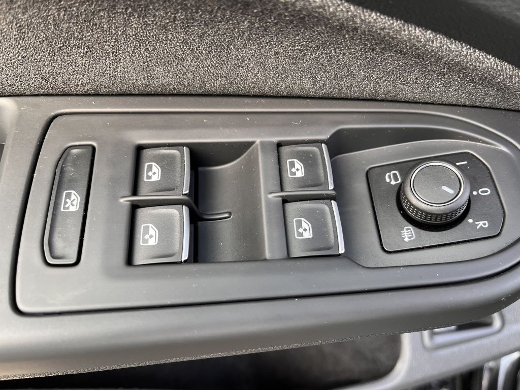 Volkswagen Golf 2024