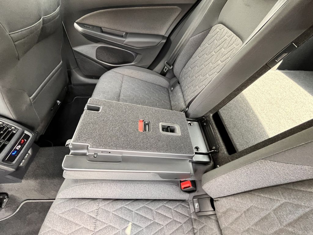 Volkswagen Golf 2024