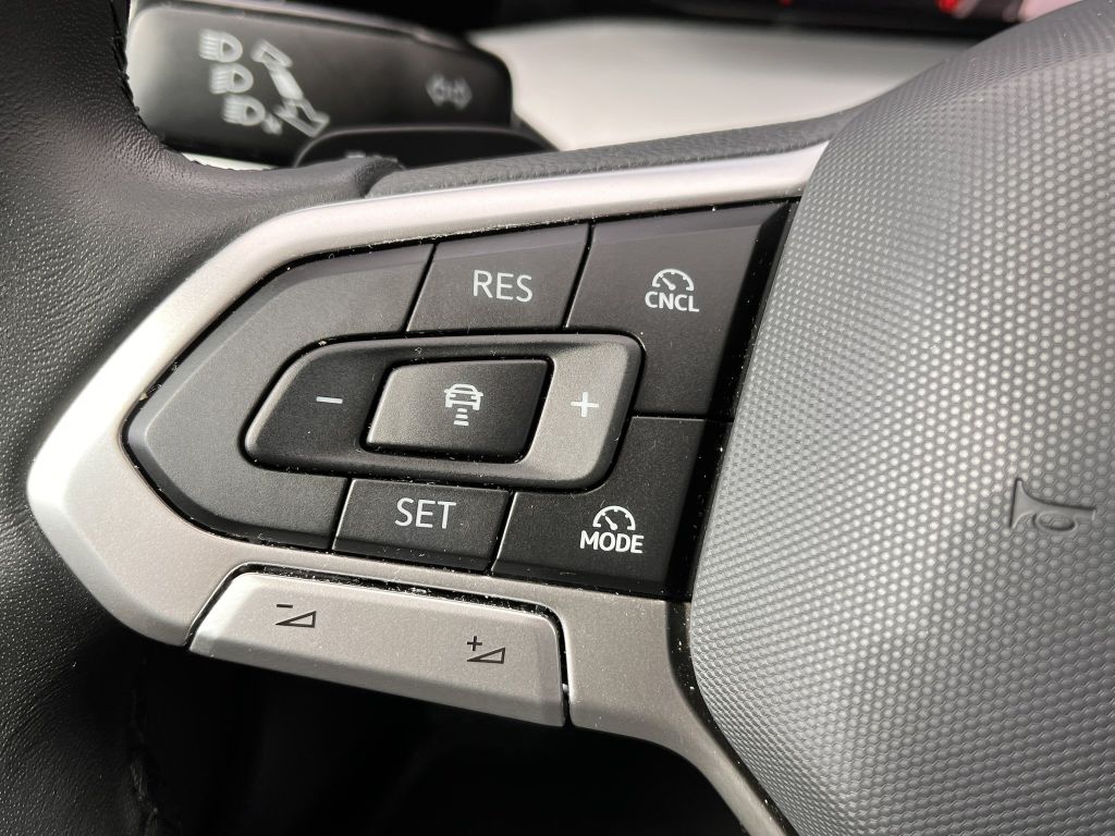 Volkswagen Golf 2024