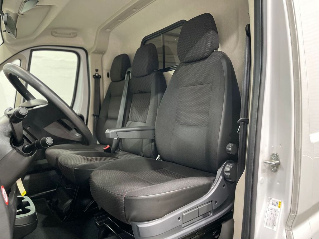 Opel Movano 2023