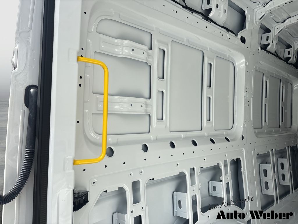 Volkswagen Crafter 2024