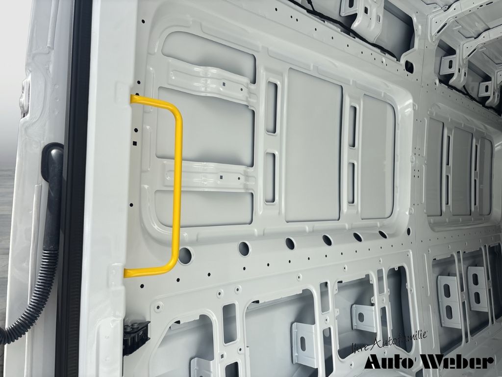 Volkswagen Crafter 2024