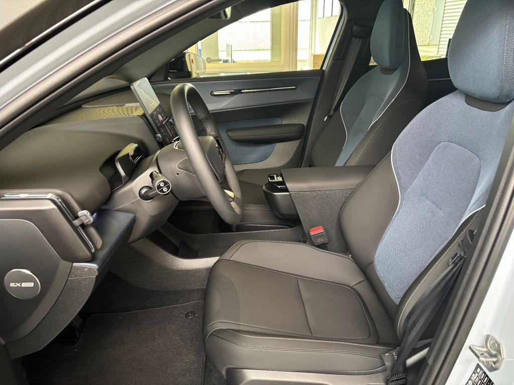 Volvo EX30 2025