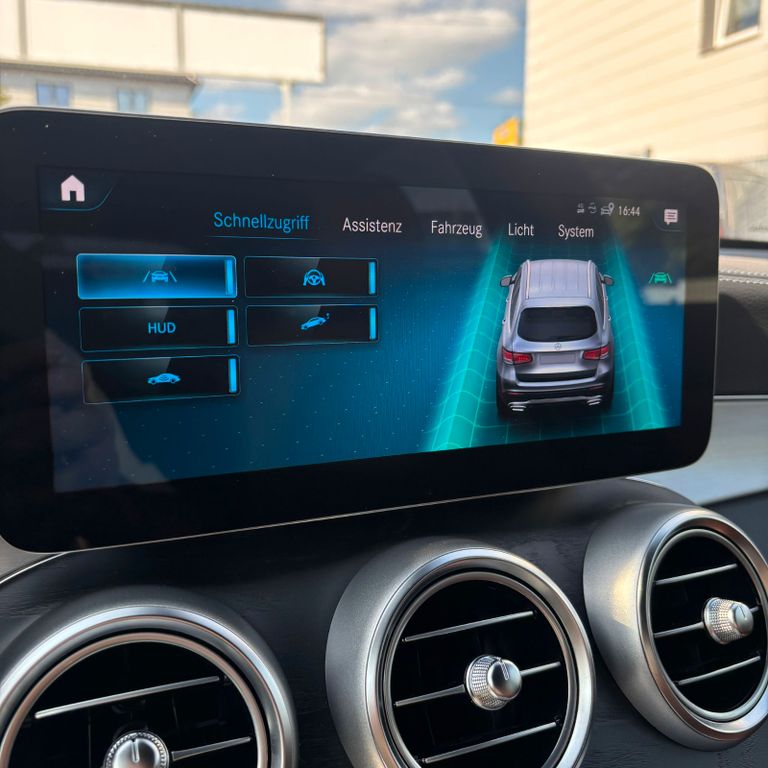 Mercedes-Benz GLC 300 2022